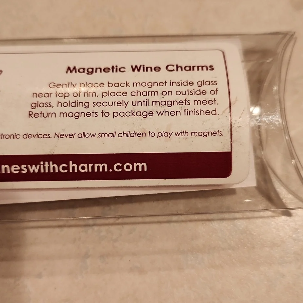 NEW Simply Charmed Cat Kitten Magnetic Wine Charms Markers Set of 6 New In Box